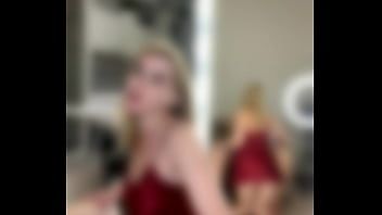 Redare Sugarnadya cere șefului să meargă în vacanță mulțumind un cocoș gras