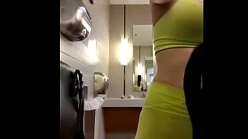 Redare Jessicakay la dușul de la sală 20220807