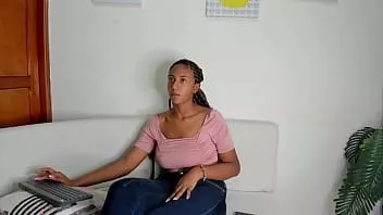 Jouer Maria julyana @ strip chat.com montre ses seins