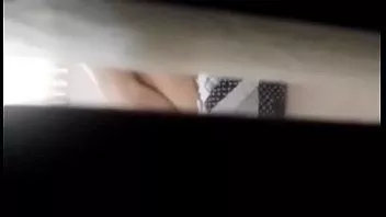 play Une ex petite amie Tinder à DC gémit pendant qu'elle baise son ex dans son lit en levrette pendant que je me cache et regarde depuis le placard - orgasme anal épique à la fin