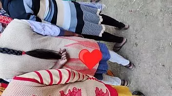 play Ami ki petite amie à l'extérieur chatte baise avec amant