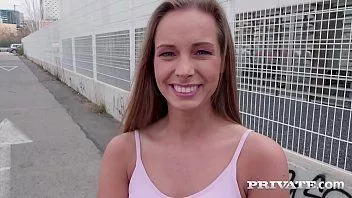 Riproduci Private.com - la sensualità dai capelli color sabbia kinuski ama il sesso anale!