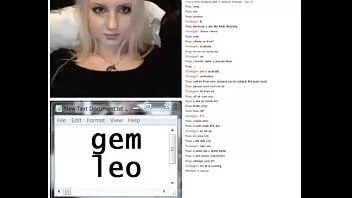 play Une fille ennuyée de kkcams taquine avant que son petit ami n'arrive crédit gemleo