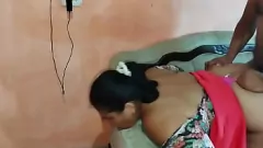 play 丈夫用妻子在素人色情中多汁的大屁股偿还债务