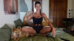 再生 カウガールライディングを学ぶ：Roxy Foxとの包括的なセックスチュートリアル