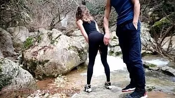تشغيل لا أخ لا أخت لا أخت في ربيع الغابة