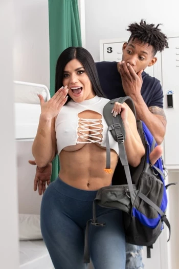 Pornoster Sara Retali